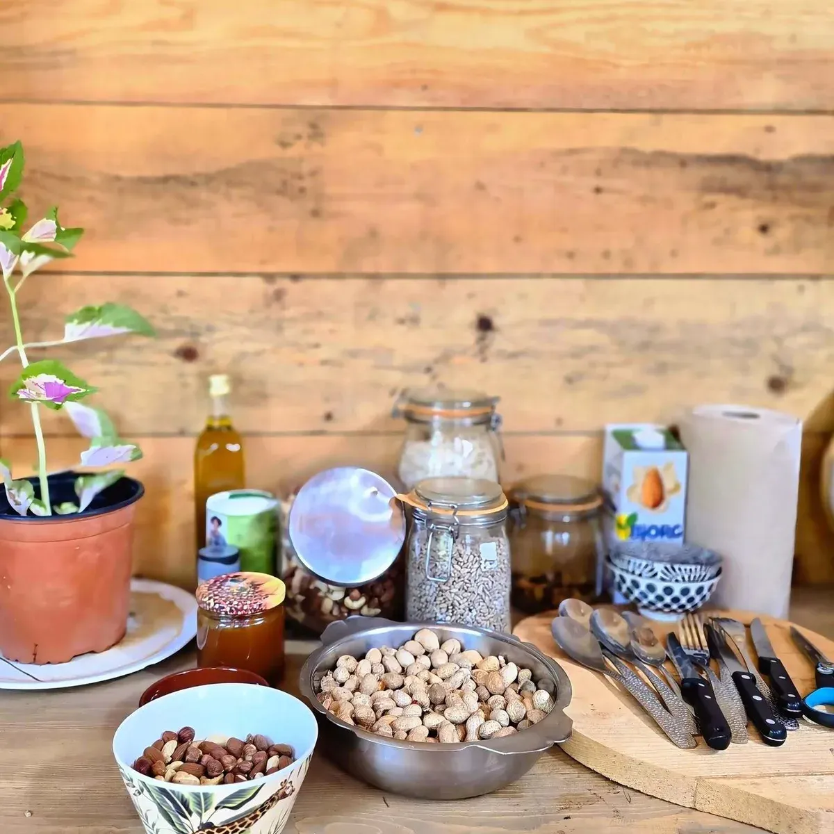 La cuisine, bocaux et légumes